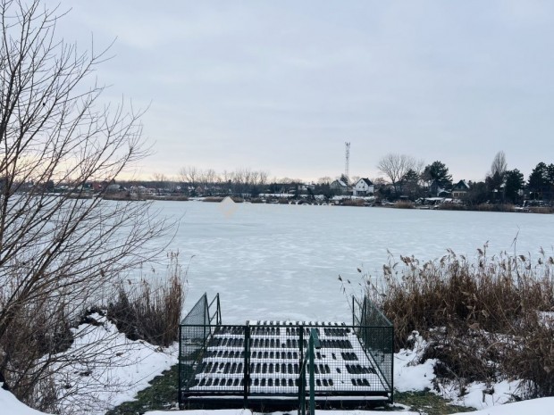 76 nm-es h�z elad� D�legyh�za