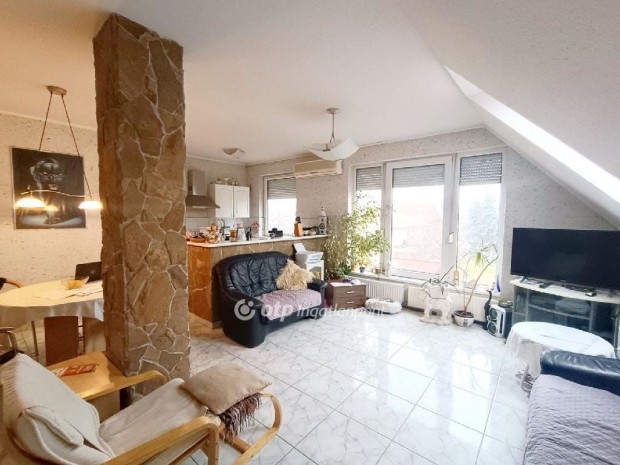 76 nm-es lak�s elad� Szigethalom