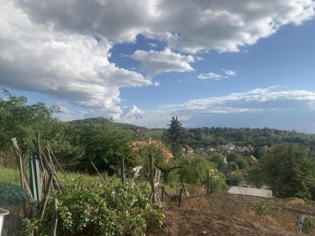 776 nm-es telek elad� Mogyor�d