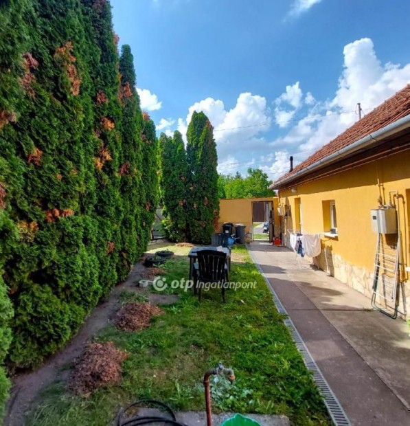 78 nm-es h�z elad� Cegl�d