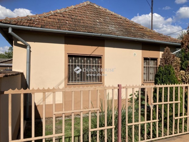 78 nm-es h�z elad� Kecskem�t