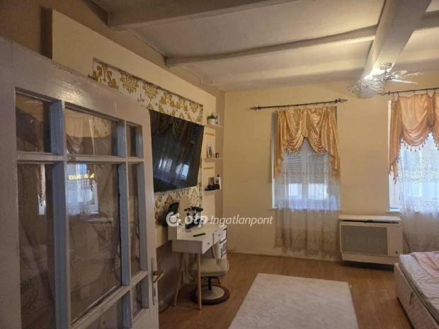 78 nm-es h�z elad� Zagyvar�kas