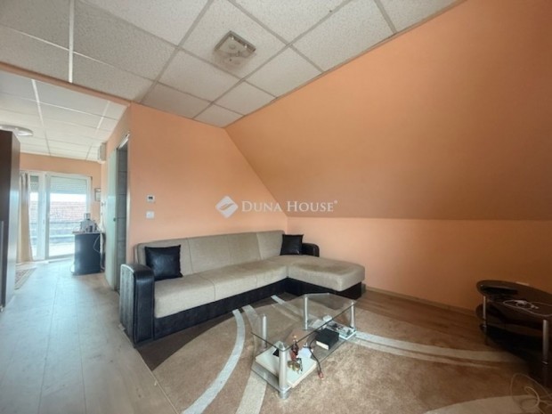 79 nm-es h�z elad� Szigethalom