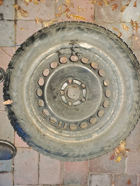 7Jx17H2 lyukoszts 5x120 acl felni 245/50R17 tli gumival