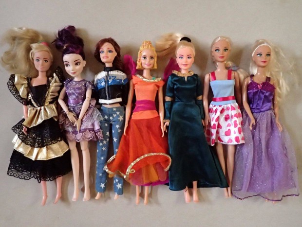7 db Barbie baba Mattel Hasbro jtk csomag gyjtemny