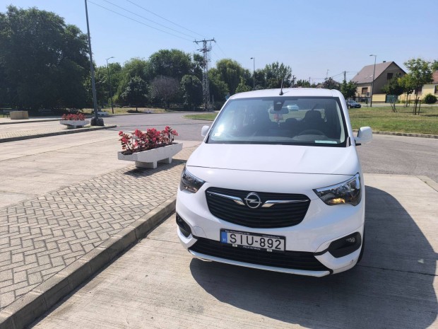 7 személyes Opel Combo Life