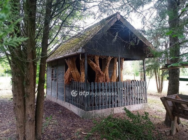 804 nm-es telek elad� B�k�s