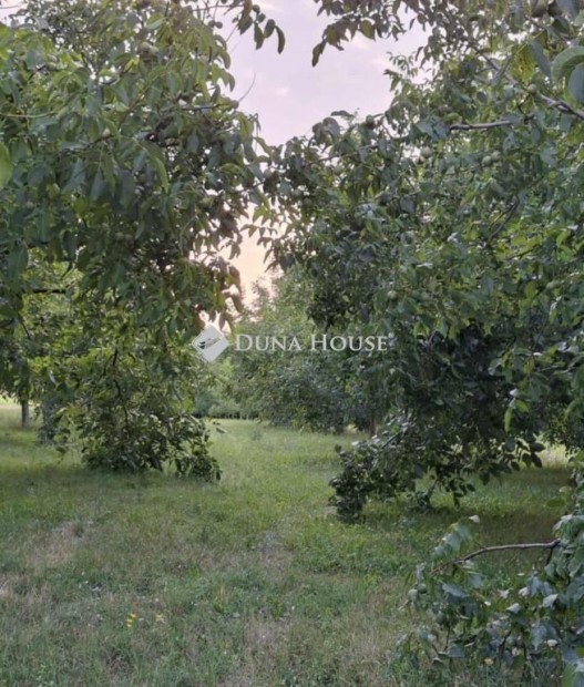 8052 nm-es telek elad� �d�nd