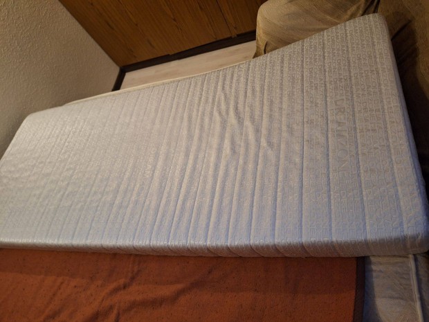 80 * 200 cm jysk dreamzone habszivacs matrac újszerű