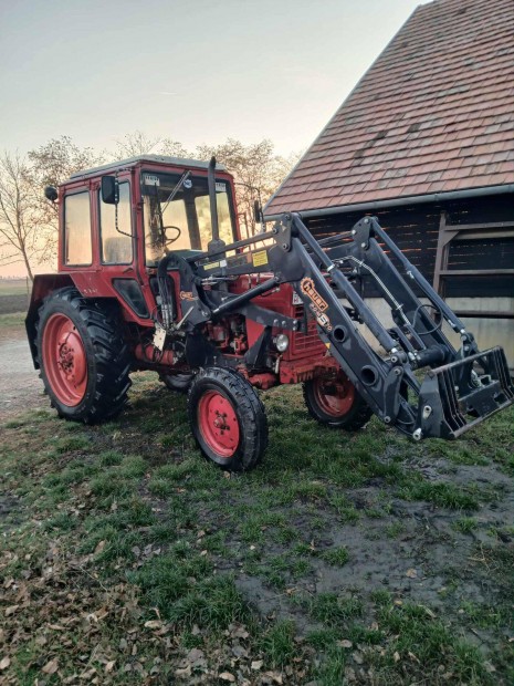 80-as MTZ homlokrakodval