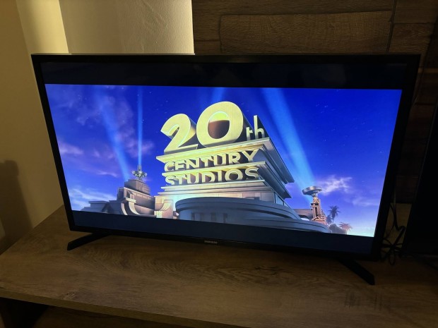 80 cm-es TV elad