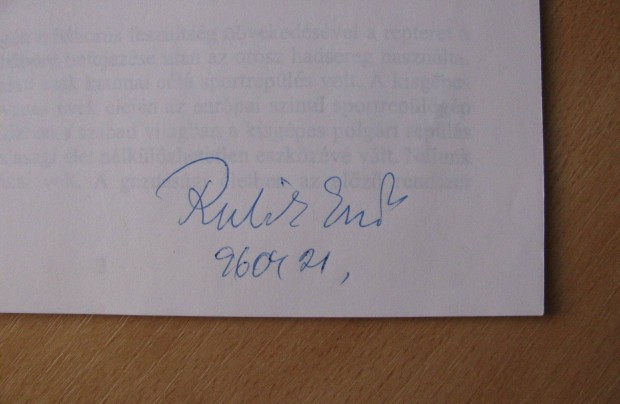 80 éves a Mátyásföldi reptér id. Rubik Ernő által dedikált példány