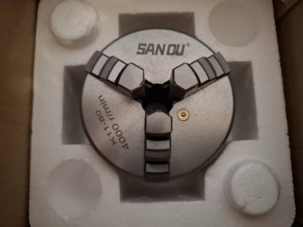 80 mm-es 3 pofás eszterga tokmány