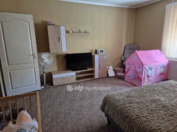 80 nm-es h�z elad� Fels�t�rk�ny