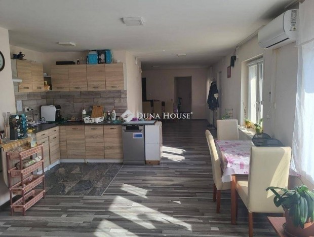 80 nm-es h�z elad� Gy�l #4977764