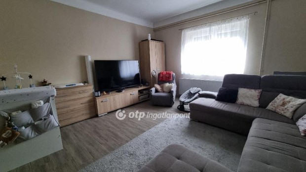 80 nm-es h�z elad� Kakucs