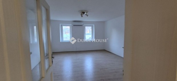 80 nm-es h�z elad� Mindszent