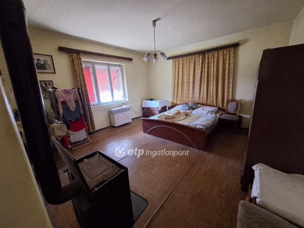 80 nm-es h�z elad� Tisza�rs