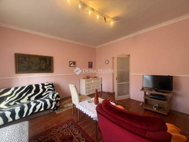 80 nm-es h�z elad� Vecs�s