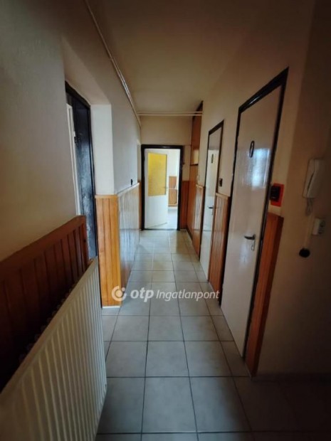 80 nm-es lak�s elad� Veszpr�m