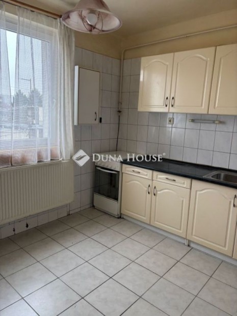 80 nm-es lak�s elad� Veszpr�m