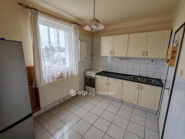 80 nm-es lak�s elad� Veszpr�m