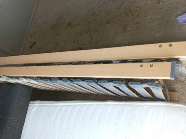 80x200 2 db jszer masszv gyrcs