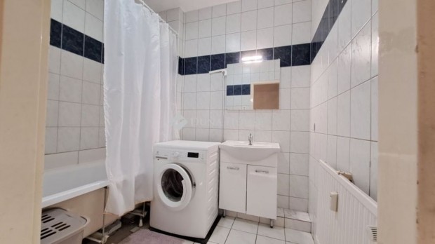 81 nm-es lak�s elad� Balatonf�red