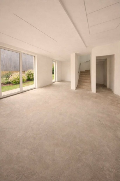 81 nm-es lak�s elad� Nyerges�jfalu