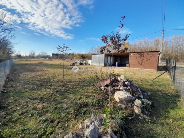 825 nm-es telek elad� B�k�scsaba