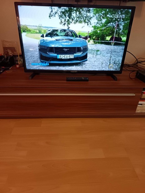 82 cm-es Navon led tv elad