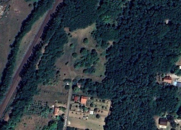 8300nm �p�t�si telek S�st�hegyen nyugodt, priv�t r�szen