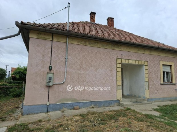 83 nm-es h�z elad� Egyek