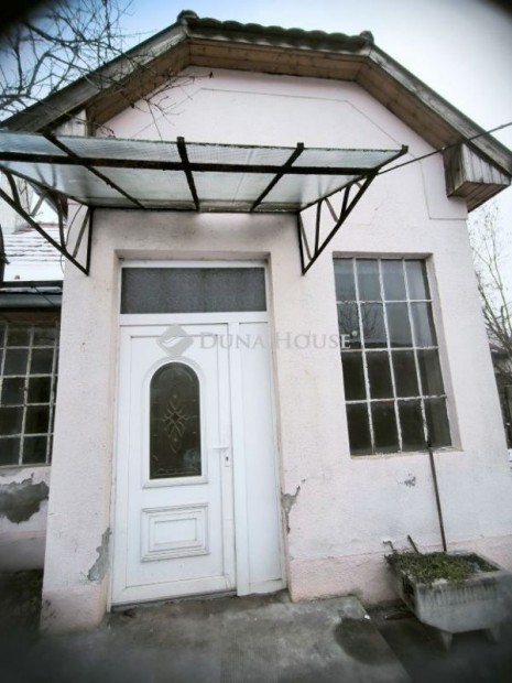 83 nm-es h�z elad� Gy�r