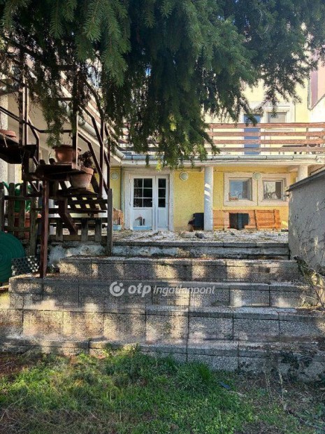 83 nm-es h�z elad� P�cs