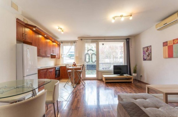 83 nm-es lak�s elad� Budapest 8. ker. #4878547