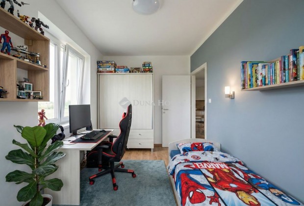 84 nm-es h�z elad� Monor