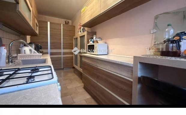 84 nm-es lak�s elad� Szombathely #5166835