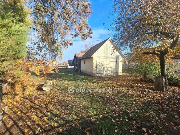 859 nm-es telek elad� Beretty��jfalu