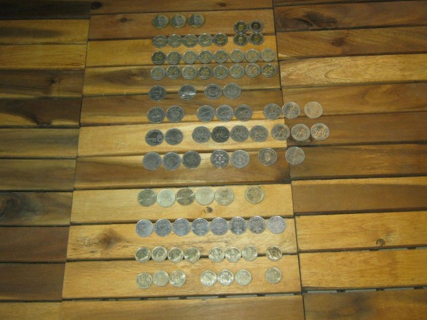 85 db Forint érme, pénz