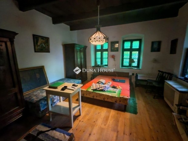 85 nm-es h�z elad� B�nye