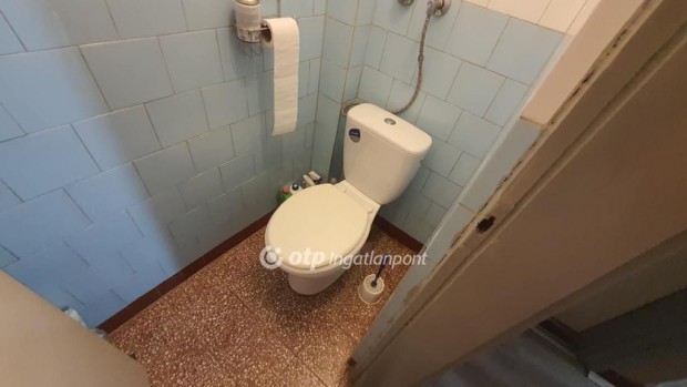 85 nm-es h�z elad� Marcali