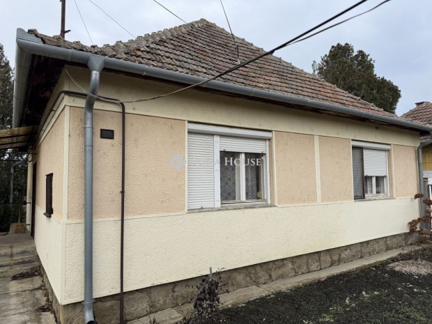 85 nm-es h�z elad� Murony