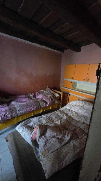 85 nm-es h�z elad� Nick