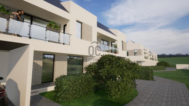 85 nm-es lak�s elad� Cegl�d