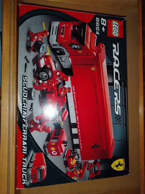 8654 Ferrari kamion lego