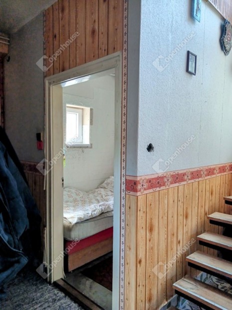 86 nm-es h�z elad� Monorierd�