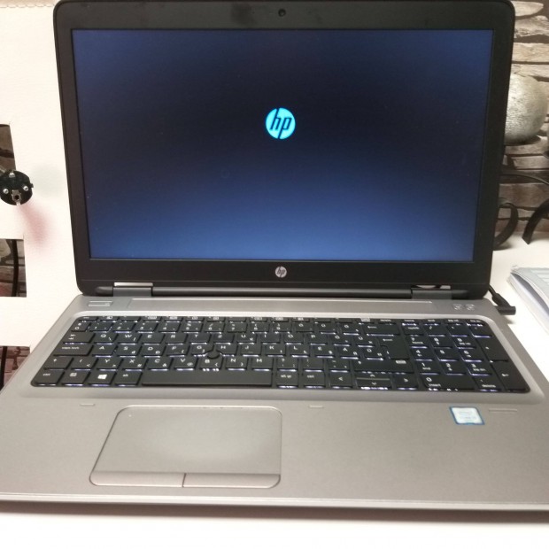 87.Hp nagyon gyors laptop Processzor:6200U I5 Tárhely: 256 GB SSD Memó