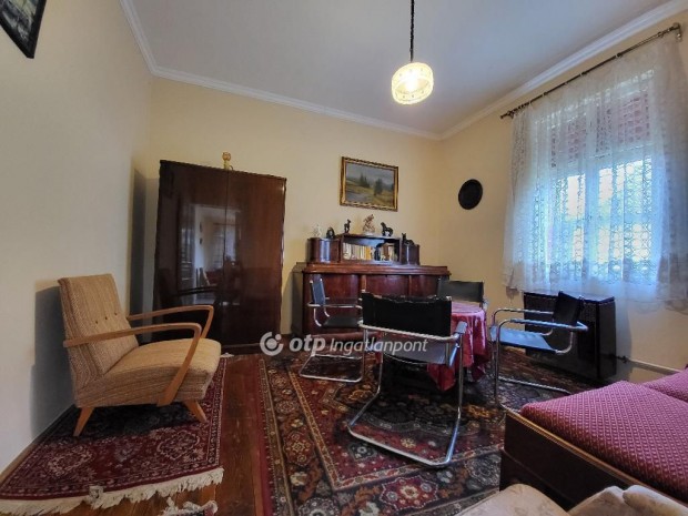 87 nm-es h�z elad� Zam�rdi