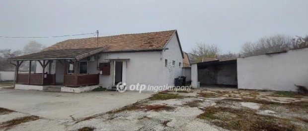 89 nm-es h�z elad� Gy�r